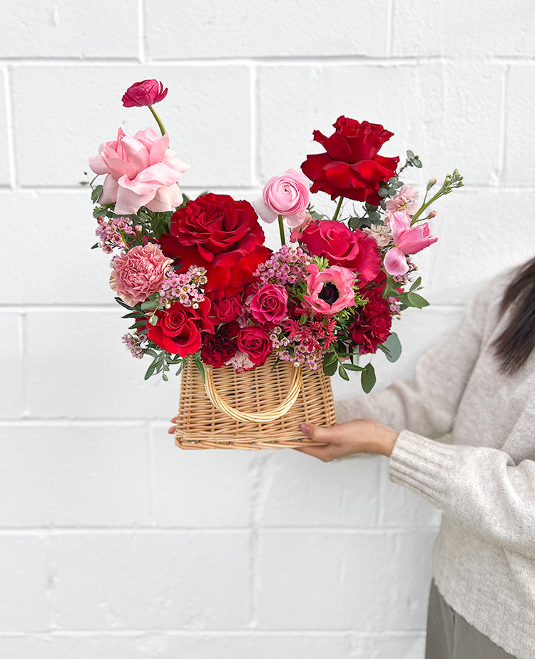 Clutch Your Sweetheart V-Day Arrangement
